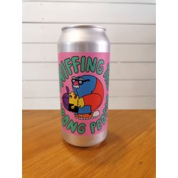 Sniffing the wrong people (Neipa  6.5 %  44cl) - Verdant - BeerShoppen