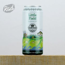 Tilted Barn Little Field - Radbeer