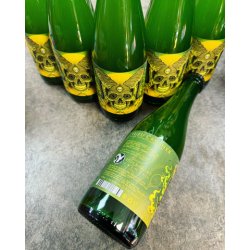 HOLY GOAT BREWING. YUZU CRUSHER GOLDEN SOUR WITH JAPANESE YUZU 5.9% 375ml - The Beer Shelf