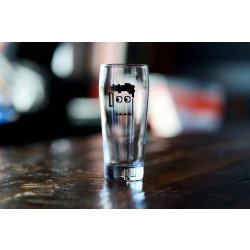 8 Bit 16 oz Willi Beecher - 8 bit Brewing Company