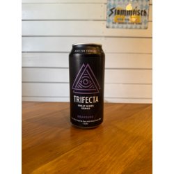 Trifecta: Bravoure - 44cl, 12%, Triple Mashed Imperial Stout - Frontaal - BeerShoppen