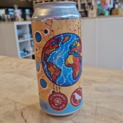 Les Intenables  Hazy Connection - Het Biermeisje