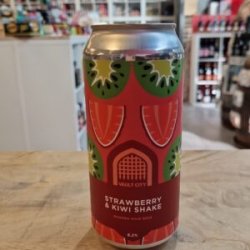 Vault City  Strawberry & Kiwi Shake - Het Biermeisje