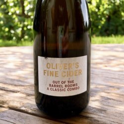 Oliver’s Fine Cider Out of the barrel rooms a classic combo 75cl - Cantina Brassicola Digitale