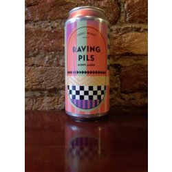 Fuerst Wiacek  Raving Pils Pilsner, 5% (440ml) - BrewFellas