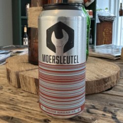 Moersleutel Craft Brewery Barcode: Turquoise Bordeaux