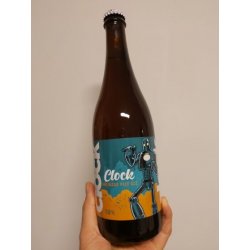 Pivovar Clock Clock APA