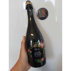 Wild Creatures La Vie En Rose (2020) 7,9% 0,7l - Pivní lednice