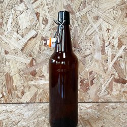 Beer Bottles - Glass Swing Top Bottles - 750ml - BrownAmber - 12 Pack - Brewbitz Homebrew Shop