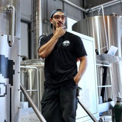 Circle 8 Bit Mug Tee - Black - 8 bit Brewing Company