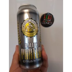 Trzech Kumpli Porter Bałtycki Citrus Nitro 8,3% 0,5l --> 3075 - Pivní lednice