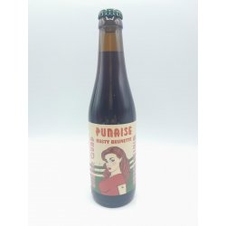 Busty Brunette - De Struise Brouwers