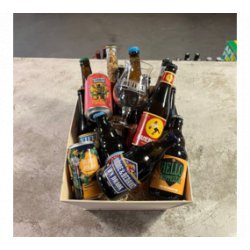 Hellobier Afscheidsgeschenkverpakking 13 Bieren + Glas + Pinda's + Grote Mand - Hellobier