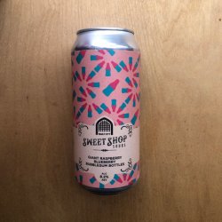 Vault City - Giant Raspberry Blueberry Bubblegum Bottles 8.2% (440ml) - Beer Zoo