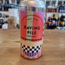 Fuerst Wiacek  Raving Pils - Het Biermeisje