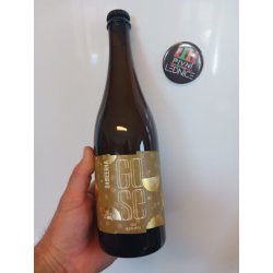 Sibeeria Gose Yuzu & Pineapple 4,8% 0,7l - Pivní lednice