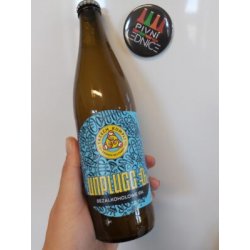 Trzech Kumpli Unplugged IPA 0,5% 0,5l - Pivní lednice