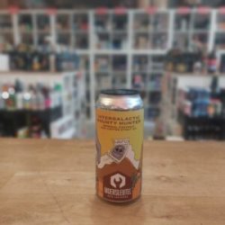 Moersleutel  Intergalactic Bounty Hunter - Het Biermeisje