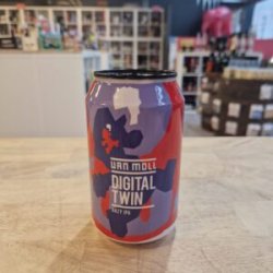 Van Moll  Digital Twin - Het Biermeisje