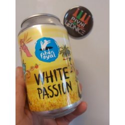 Fehér Nyúl White Passion 5,2% 0,33l - Pivní lednice