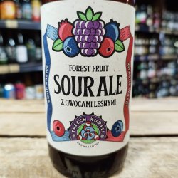Trzech Kumpli Sour Ale z owocami leśnymi Trzech Kumpli Sour Ale z owocami leśnymi